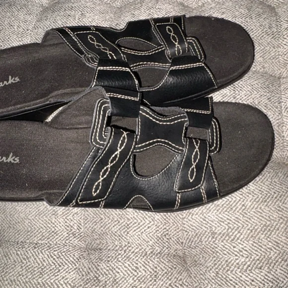 Clarks Black Leather Slide Sandals - Picture 2 of 4